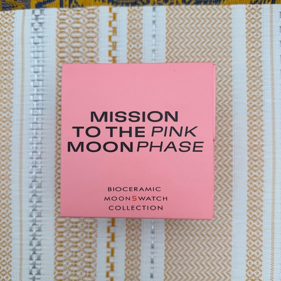 Swatch x Omega MISSION TO THE PINK MOONPHASE Watch - Picture 3 of 4